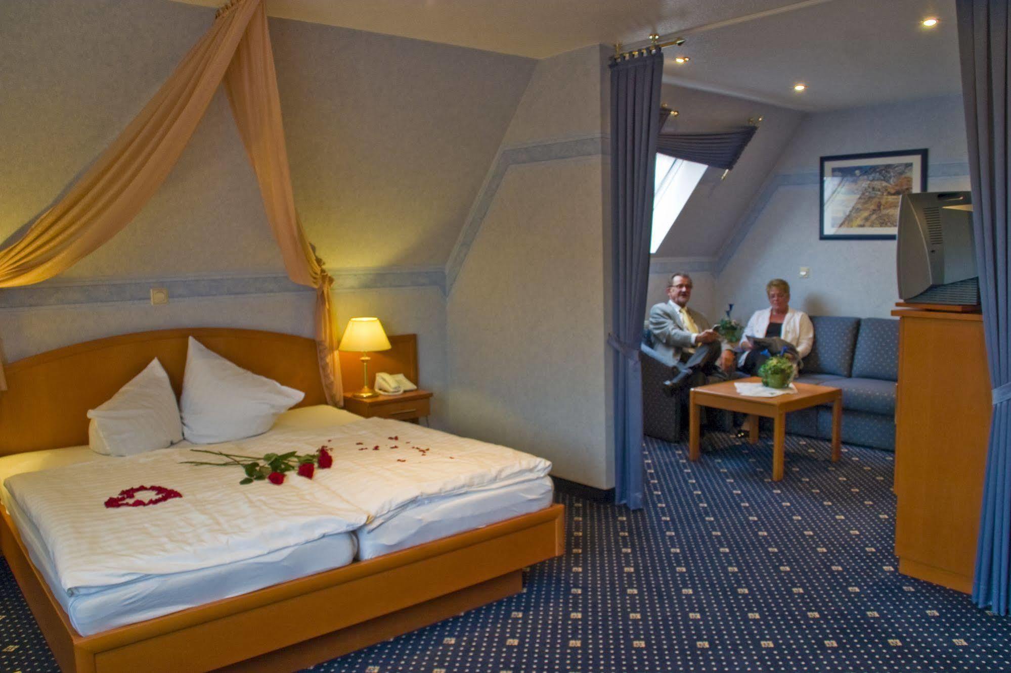 Zur Linde Hotel Heede Luaran gambar