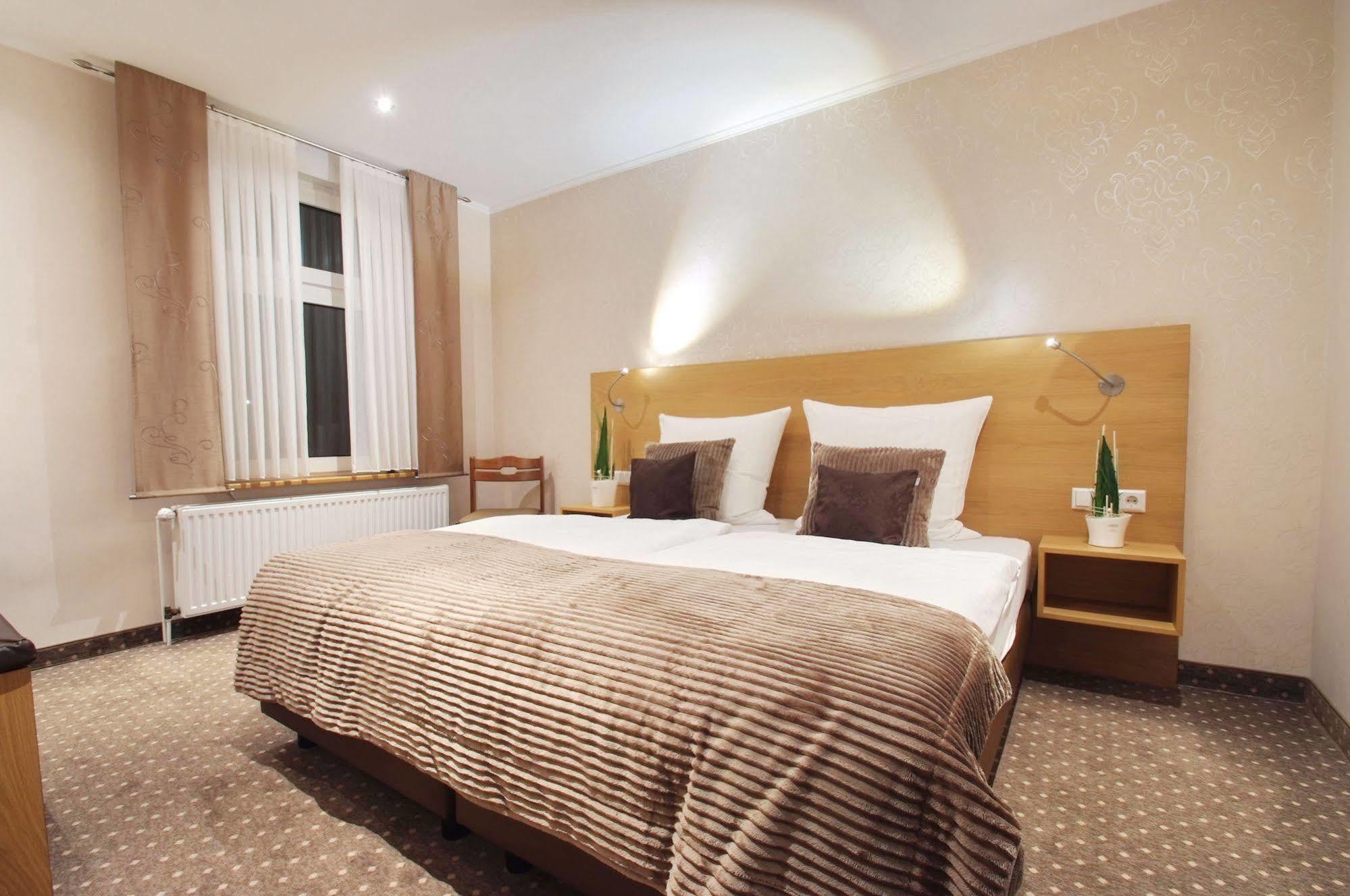 Zur Linde Hotel Heede Luaran gambar